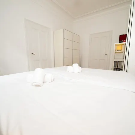 Apartment White 60 Qm - Zentral - Balkon - Messe