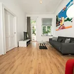 White 60 Qm Apartment - Zentral - Balkon - Messe