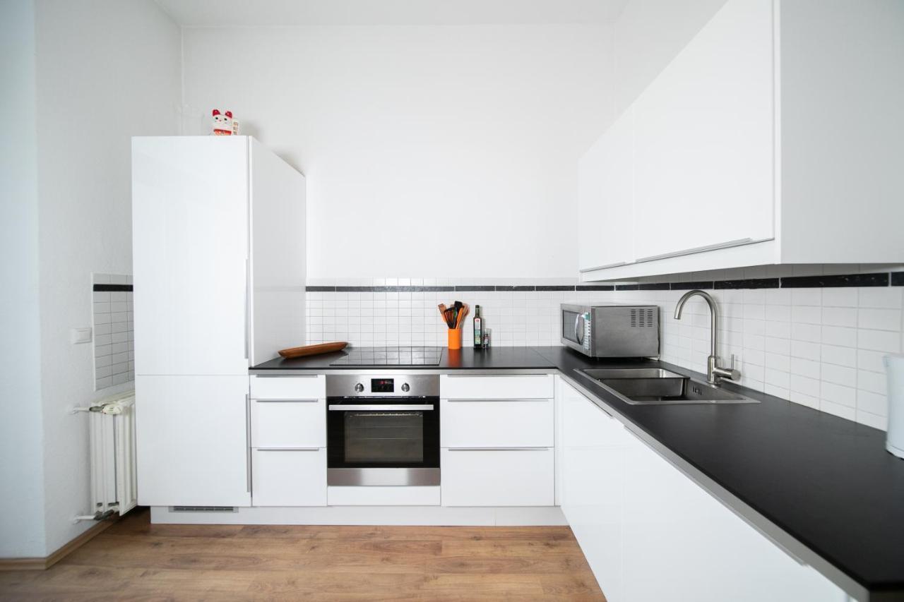 White 60 Qm - Zentral - Balkon - Messe Appartement